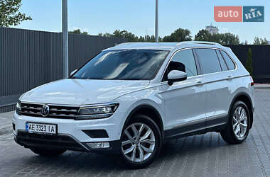 Позашляховик / Кросовер Volkswagen Tiguan 2016 в Дніпрі
