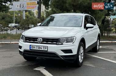 Внедорожник / Кроссовер Volkswagen Tiguan 2017 в Кропивницком