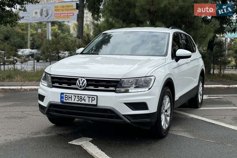 Внедорожник / Кроссовер Volkswagen Tiguan 2017 в Кропивницком