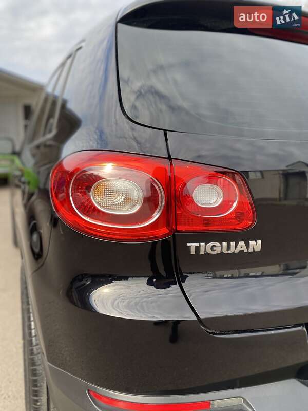 Внедорожник / Кроссовер Volkswagen Tiguan 2008 в Ровно
