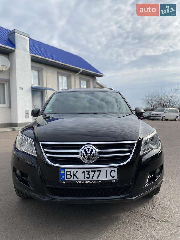 Внедорожник / Кроссовер Volkswagen Tiguan 2008 в Ровно