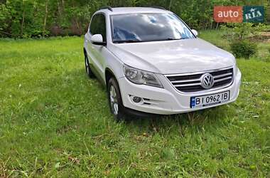 Внедорожник / Кроссовер Volkswagen Tiguan 2010 в Полтаве