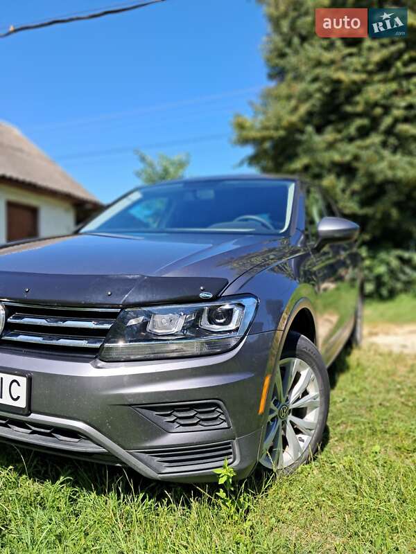 Внедорожник / Кроссовер Volkswagen Tiguan 2019 в Волочиске