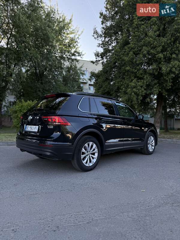 Внедорожник / Кроссовер Volkswagen Tiguan 2017 в Львове