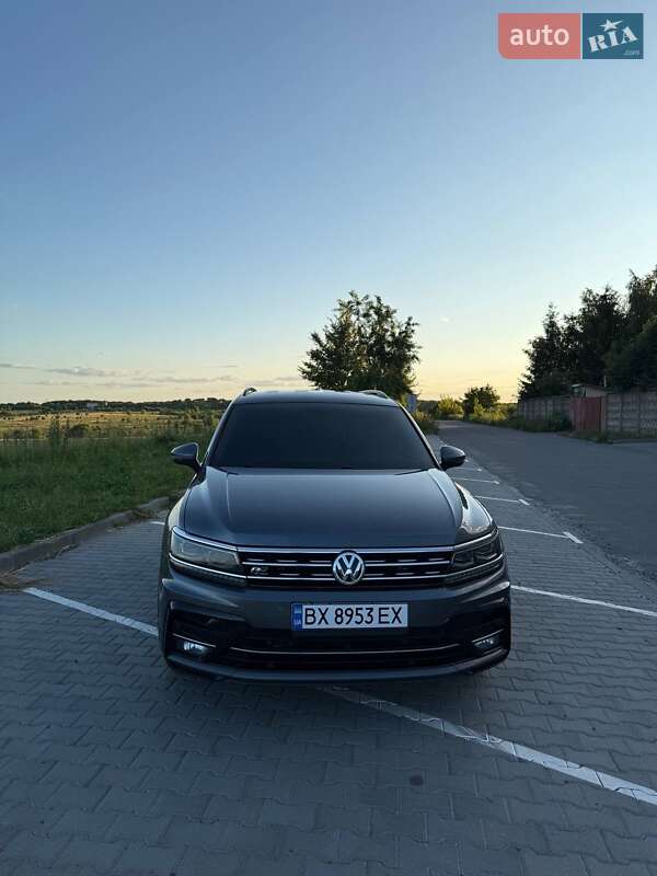 Внедорожник / Кроссовер Volkswagen Tiguan 2019 в Хмельницком