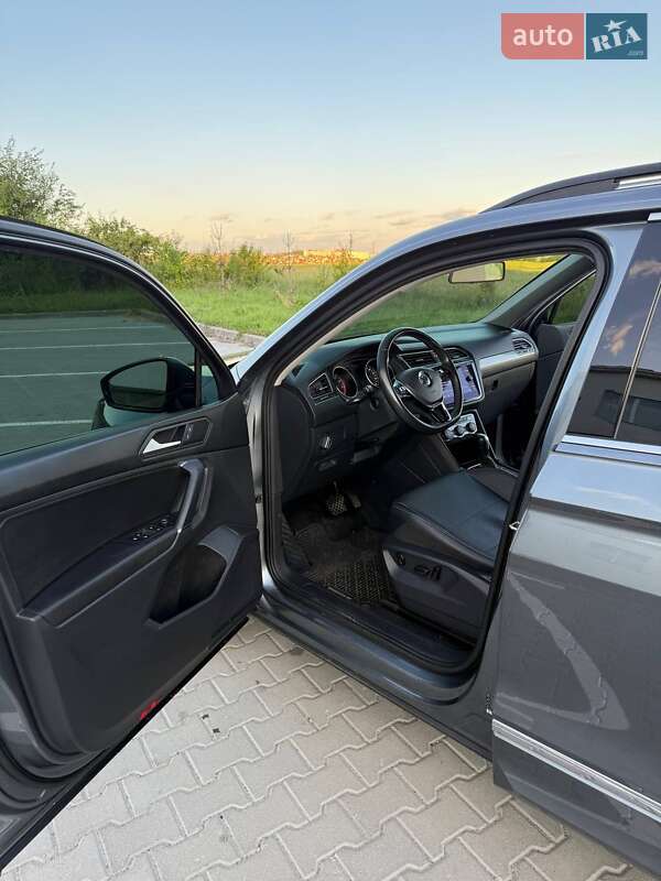 Внедорожник / Кроссовер Volkswagen Tiguan 2019 в Хмельницком