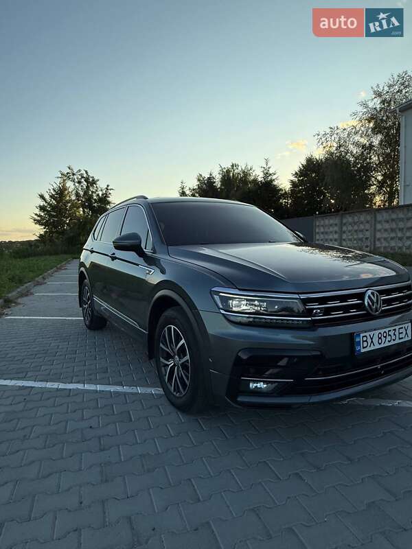 Внедорожник / Кроссовер Volkswagen Tiguan 2019 в Хмельницком