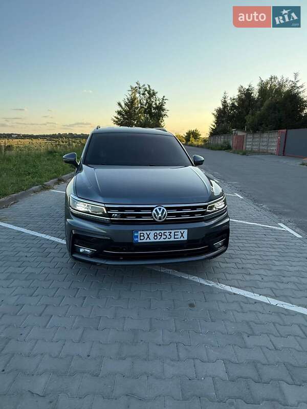 Внедорожник / Кроссовер Volkswagen Tiguan 2019 в Хмельницком