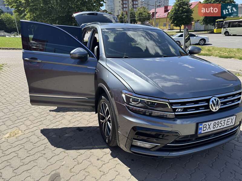 Внедорожник / Кроссовер Volkswagen Tiguan 2019 в Хмельницком