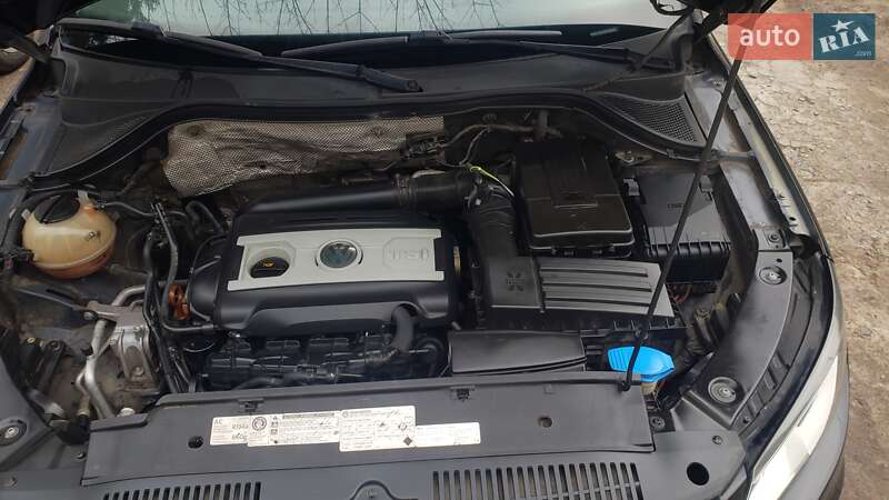 Внедорожник / Кроссовер Volkswagen Tiguan 2011 в Львове