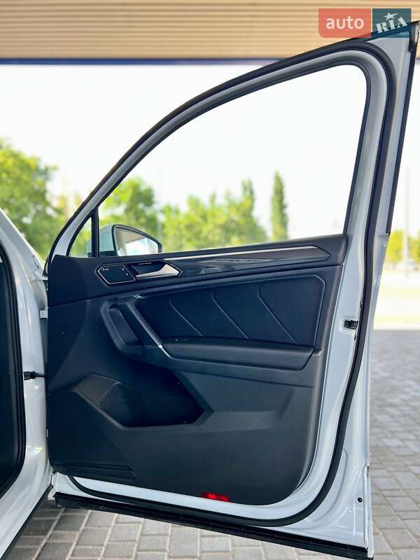 Внедорожник / Кроссовер Volkswagen Tiguan 2018 в Николаеве