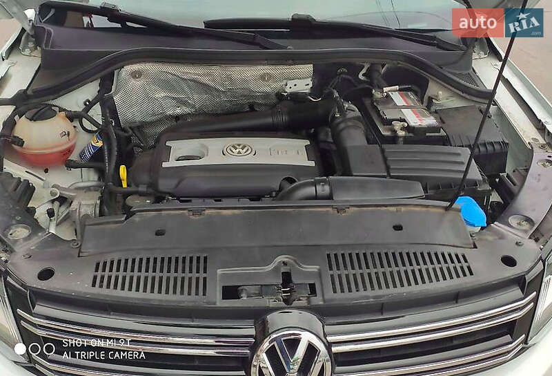 Внедорожник / Кроссовер Volkswagen Tiguan 2015 в Харькове