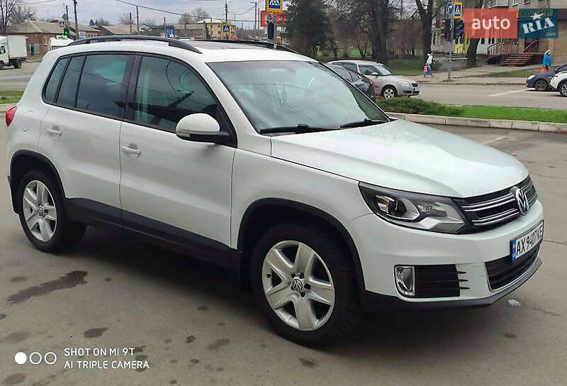 Внедорожник / Кроссовер Volkswagen Tiguan 2015 в Харькове