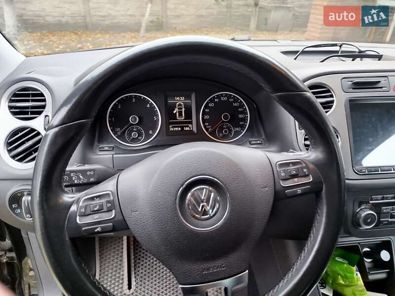 Внедорожник / Кроссовер Volkswagen Tiguan 2010 в Киеве