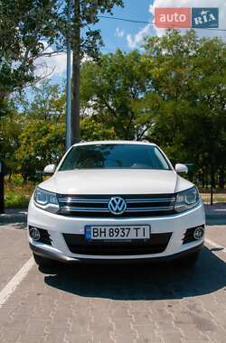 Внедорожник / Кроссовер Volkswagen Tiguan 2015 в Одессе