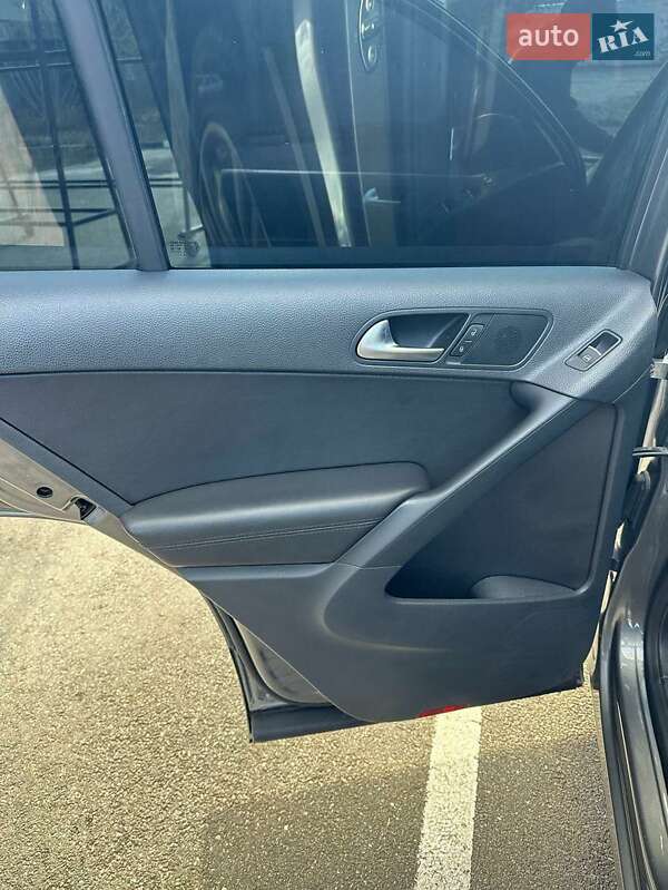 Внедорожник / Кроссовер Volkswagen Tiguan 2011 в Тернополе