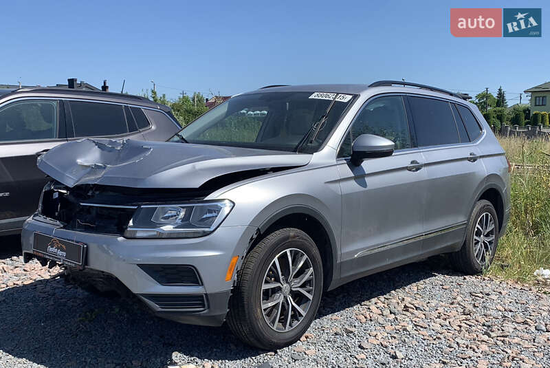 Позашляховик / Кросовер Volkswagen Tiguan 2020 в 