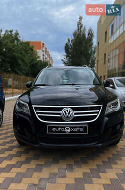 Внедорожник / Кроссовер Volkswagen Tiguan 2010 в Николаеве