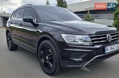 Внедорожник / Кроссовер Volkswagen Tiguan 2017 в Киеве