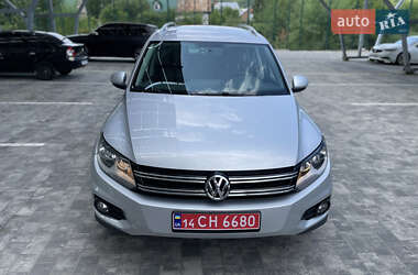 Внедорожник / Кроссовер Volkswagen Tiguan 2015 в 