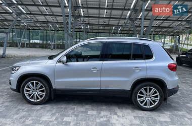 Внедорожник / Кроссовер Volkswagen Tiguan 2015 в 
