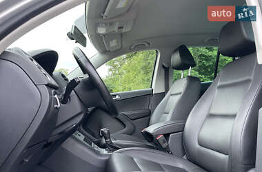 Внедорожник / Кроссовер Volkswagen Tiguan 2015 в 