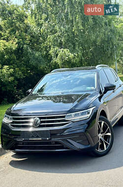 Внедорожник / Кроссовер Volkswagen Tiguan 2022 в Киеве