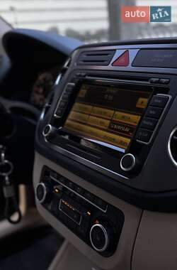 Позашляховик / Кросовер Volkswagen Tiguan 2010 в 