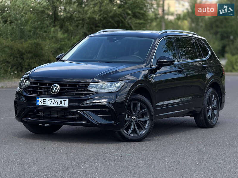 Позашляховик / Кросовер Volkswagen Tiguan 2024 в 