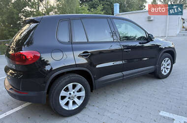 Внедорожник / Кроссовер Volkswagen Tiguan 2012 в 