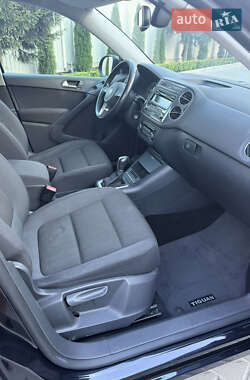Внедорожник / Кроссовер Volkswagen Tiguan 2012 в 