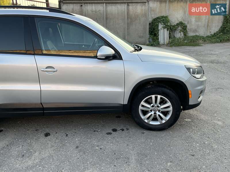 Внедорожник / Кроссовер Volkswagen Tiguan 2016 в Миргороде