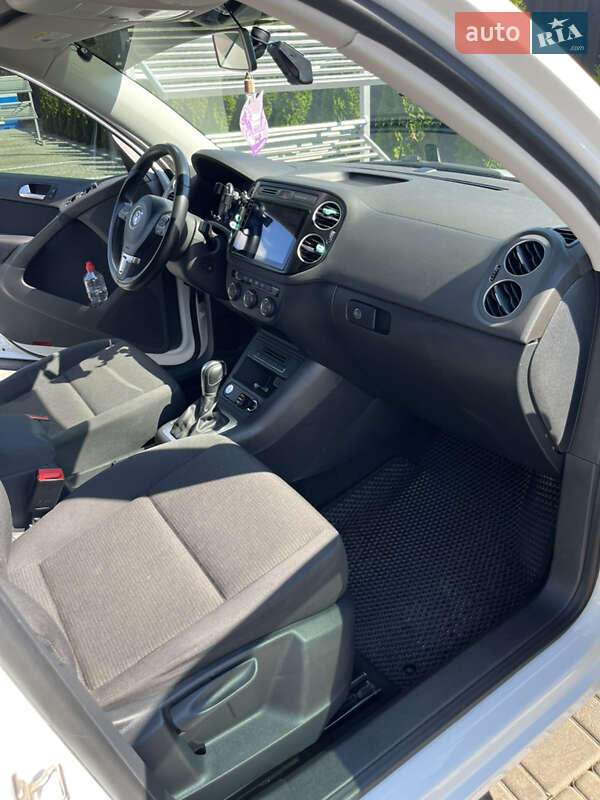 Внедорожник / Кроссовер Volkswagen Tiguan 2017 в Звягеле