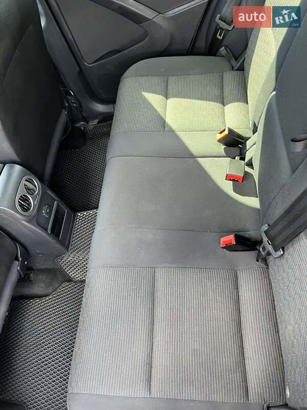 Внедорожник / Кроссовер Volkswagen Tiguan 2017 в Звягеле