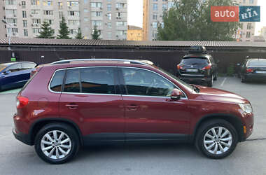 Внедорожник / Кроссовер Volkswagen Tiguan 2011 в 
