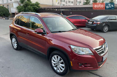 Внедорожник / Кроссовер Volkswagen Tiguan 2011 в 