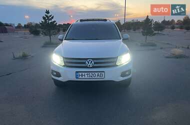 Внедорожник / Кроссовер Volkswagen Tiguan 2012 в Одессе