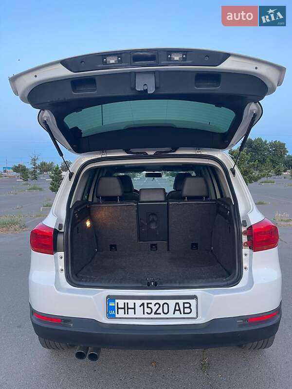 Внедорожник / Кроссовер Volkswagen Tiguan 2012 в Одессе