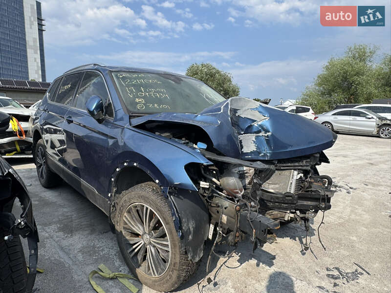 Внедорожник / Кроссовер Volkswagen Tiguan 2019 в Киеве