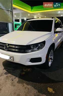 Внедорожник / Кроссовер Volkswagen Tiguan 2015 в Вознесенске