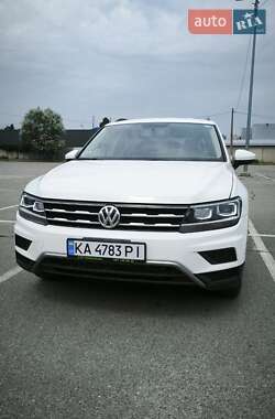 Внедорожник / Кроссовер Volkswagen Tiguan 2017 в Киеве