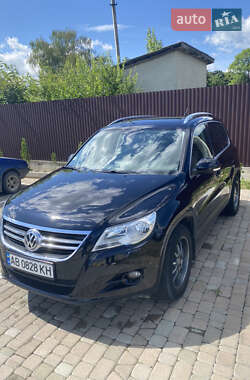 Позашляховик / Кросовер Volkswagen Tiguan 2011 в Чернівцях