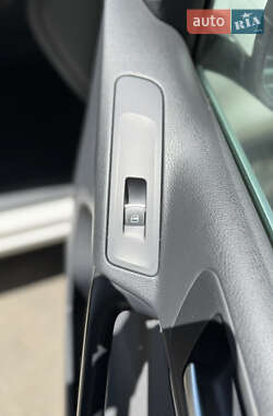 Внедорожник / Кроссовер Volkswagen Tiguan 2012 в 