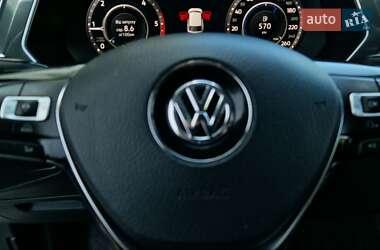 Внедорожник / Кроссовер Volkswagen Tiguan 2018 в 