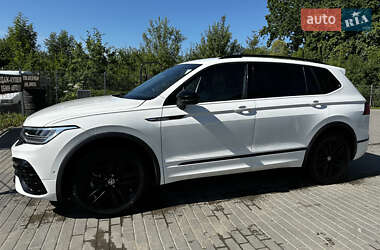 Позашляховик / Кросовер Volkswagen Tiguan 2022 в Івано-Франківську