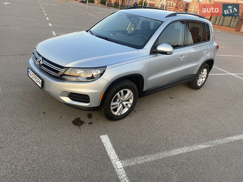 Позашляховик / Кросовер Volkswagen Tiguan 2016 в 