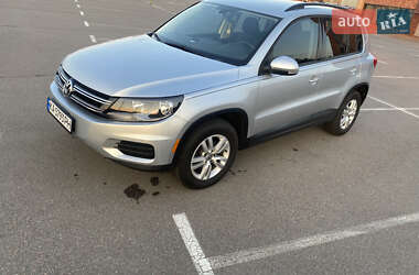 Позашляховик / Кросовер Volkswagen Tiguan 2016 в 