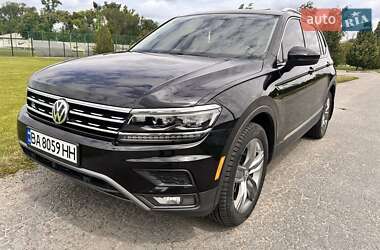 Внедорожник / Кроссовер Volkswagen Tiguan 2018 в Александрие