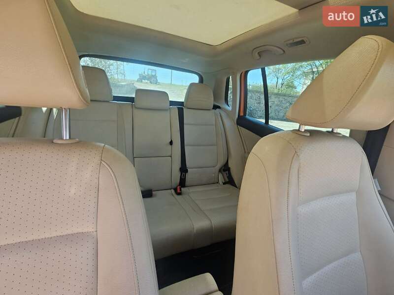 Внедорожник / Кроссовер Volkswagen Tiguan 2015 в Львове