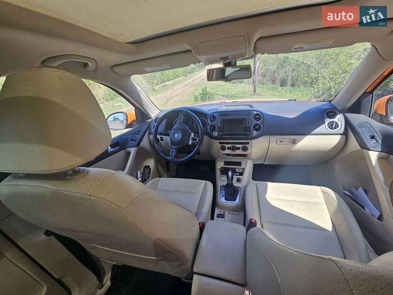 Внедорожник / Кроссовер Volkswagen Tiguan 2015 в Львове